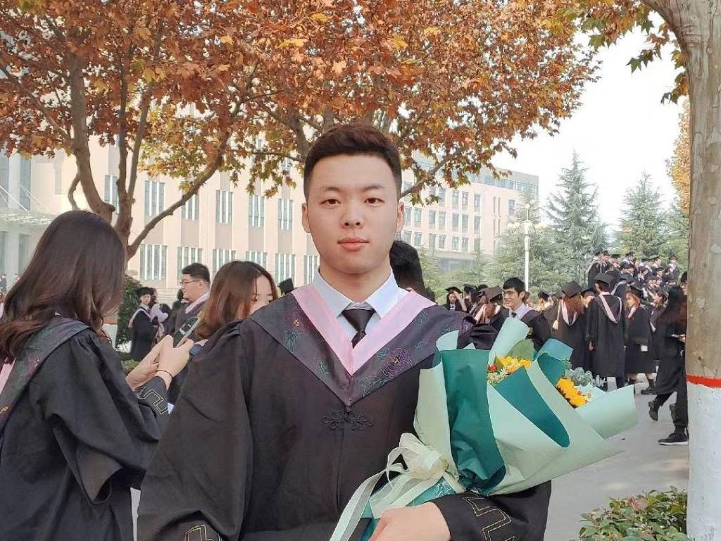 孔令辉 2017级新闻学
