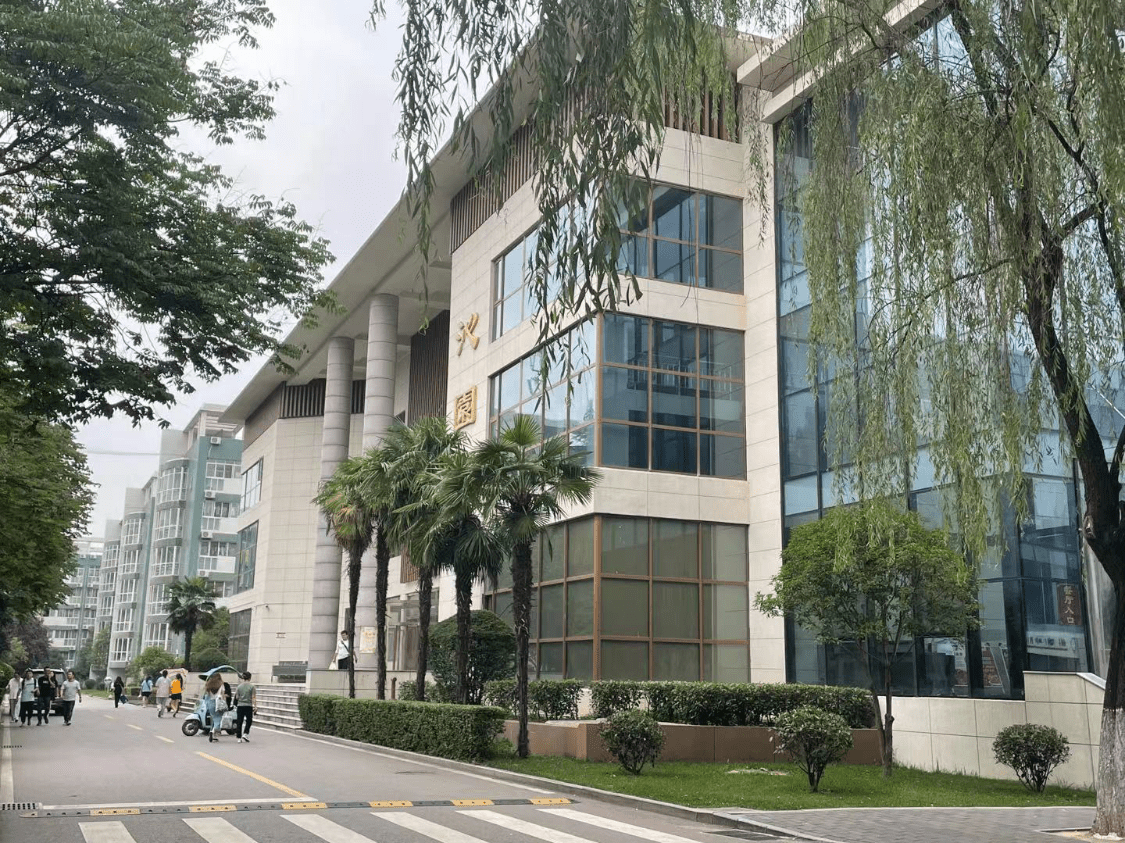 人民日报西安培华学院毕业学子最难忘的家