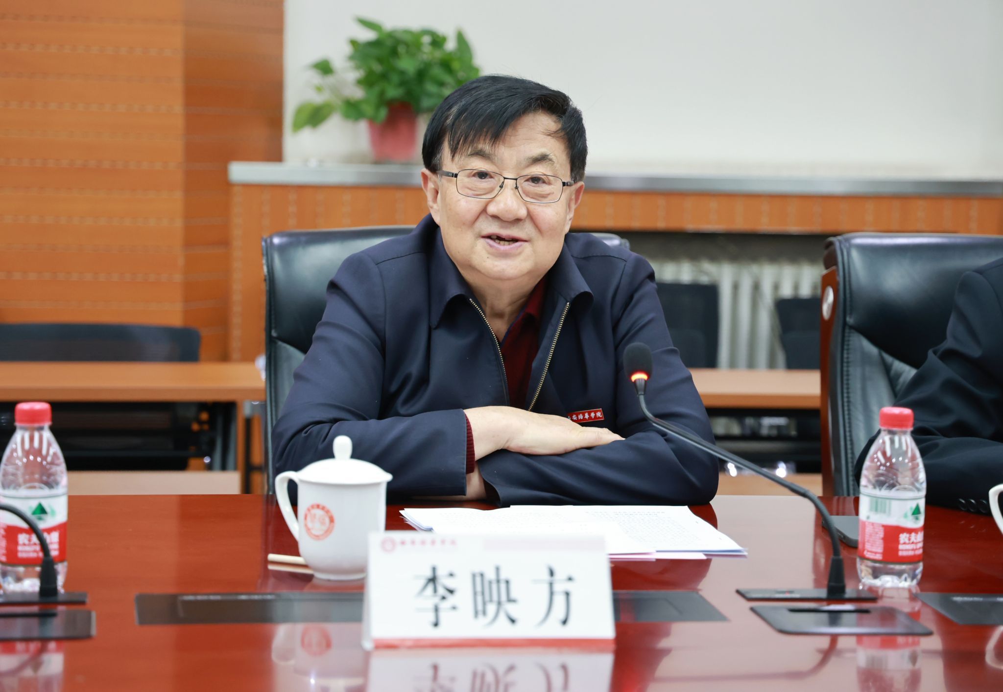 人民日报商丘学院程印学一行来西安培华学院调研交流