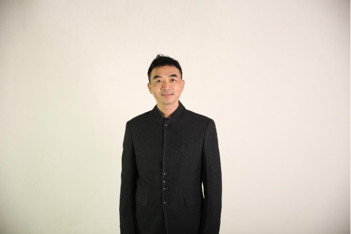 赵伟 高级编辑