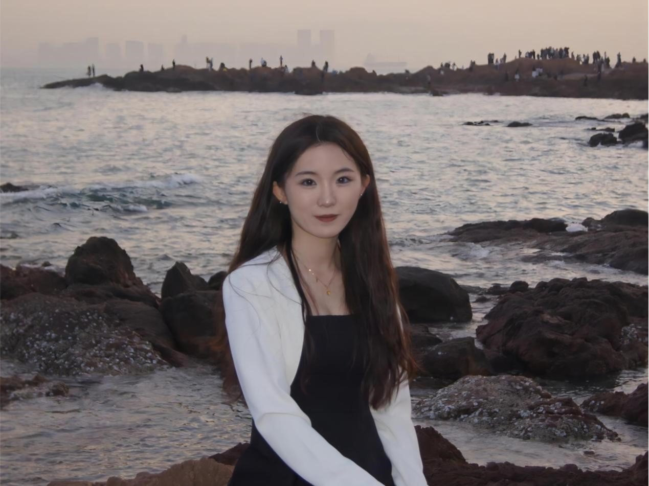 李瑞琪 2021级播音与主持艺术