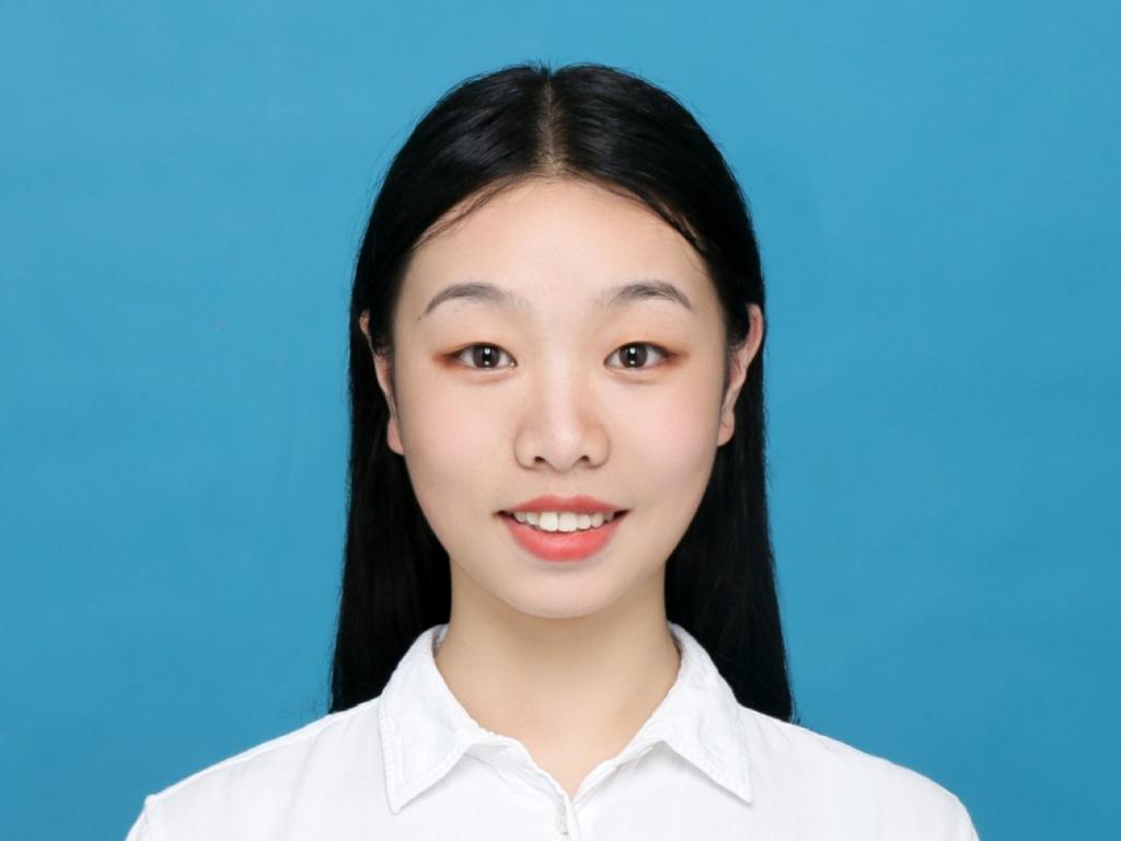 虞蒙蒙 2021级播音与主持艺术
