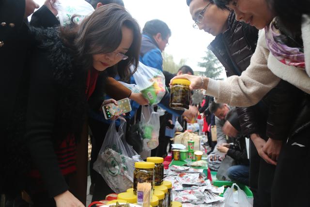 金台区优质农产品进培华 消费扶贫助力贫困县区畅通销路 金台区优质农产品进培华 消费扶贫助力贫困县区畅通销路