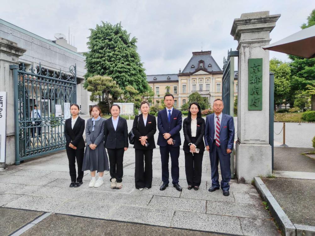 f7497059-e4bf-492e-b2a0-371b56581420