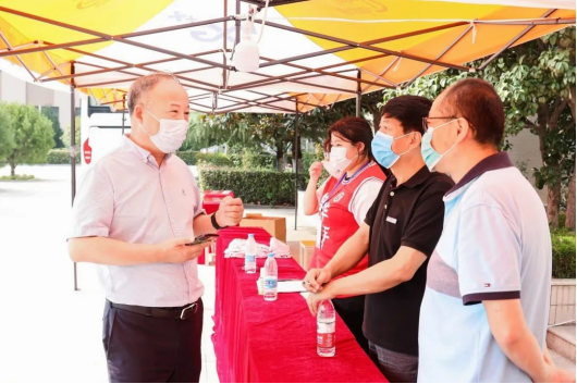 点击图片进入下一页