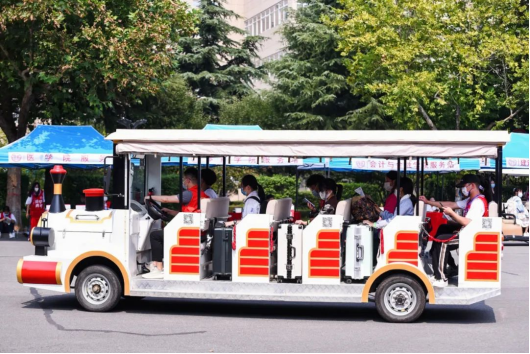 点击图片进入下一页