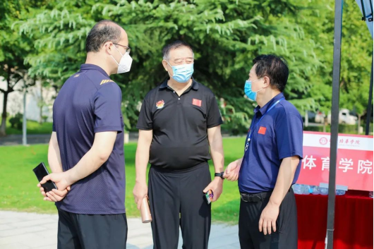 点击图片进入下一页