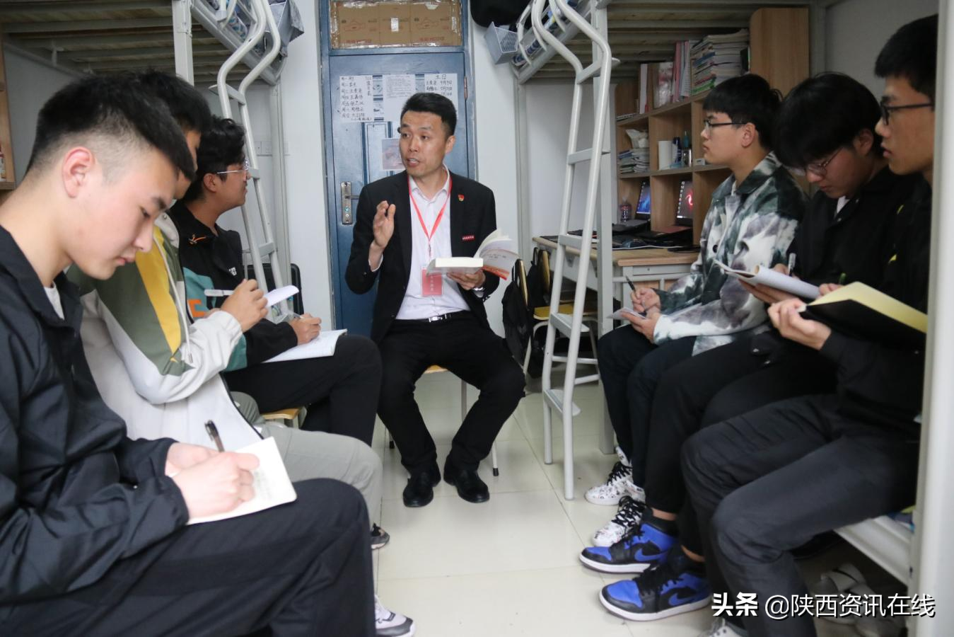 西安培华学院“三实三度”推进党史学习教育提质增效