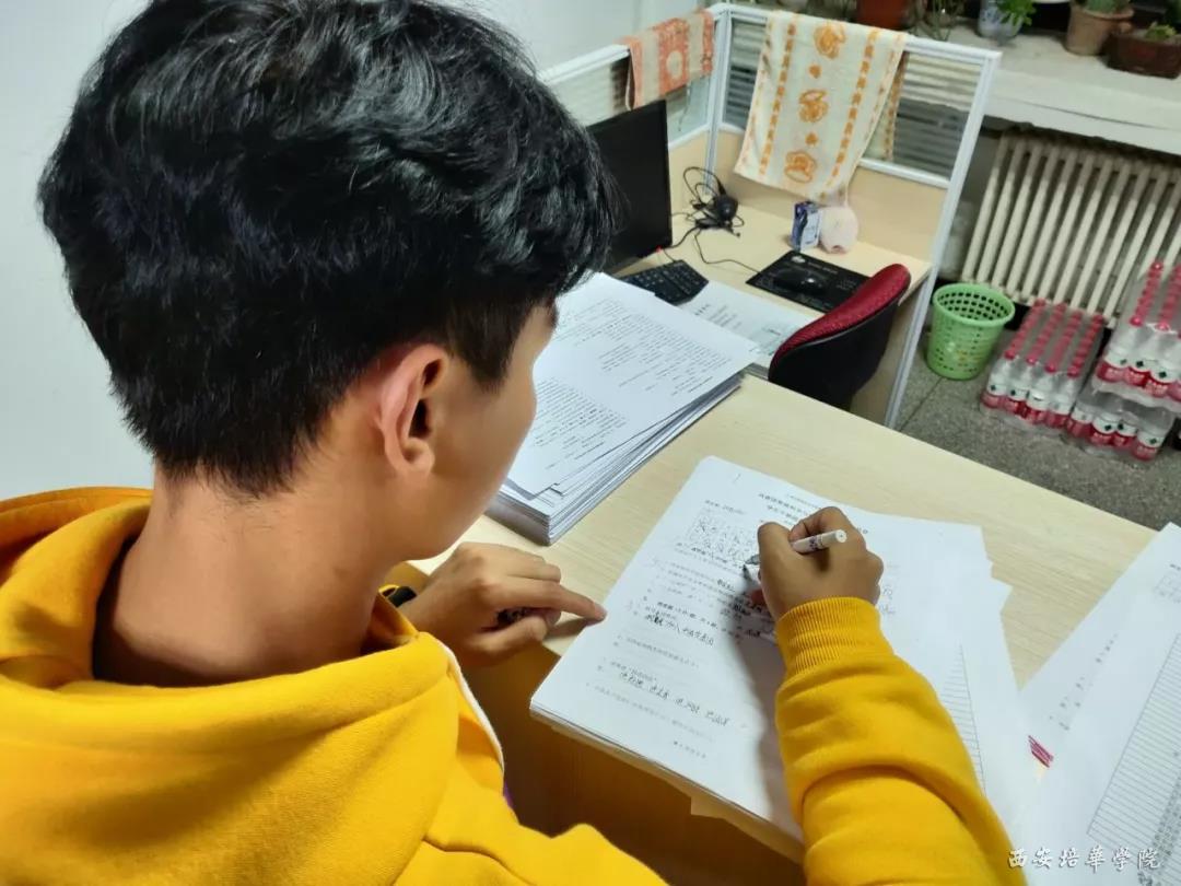 说明: http://www.peihua.edu.cn/__local/1/45/4A/6D14CBFF3BD3D453F19729A890A_06FF5476_182FD.jpg?e=.jpg